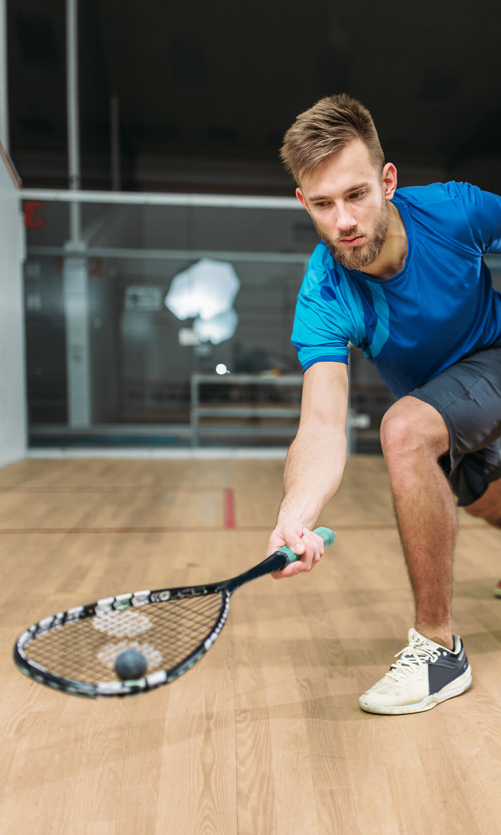 Racketsport wie Badminton, Tennis oder Squash